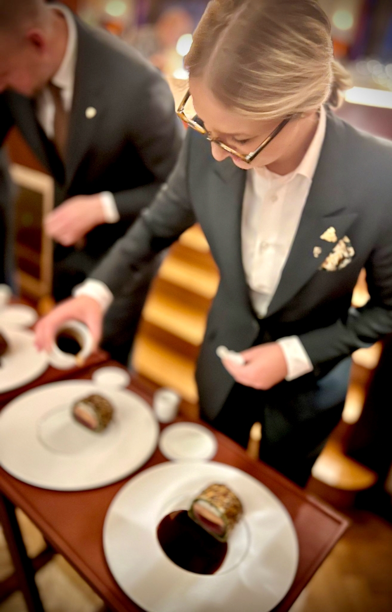 Bozar restaurant - La sommelière Stéphanie Pierre